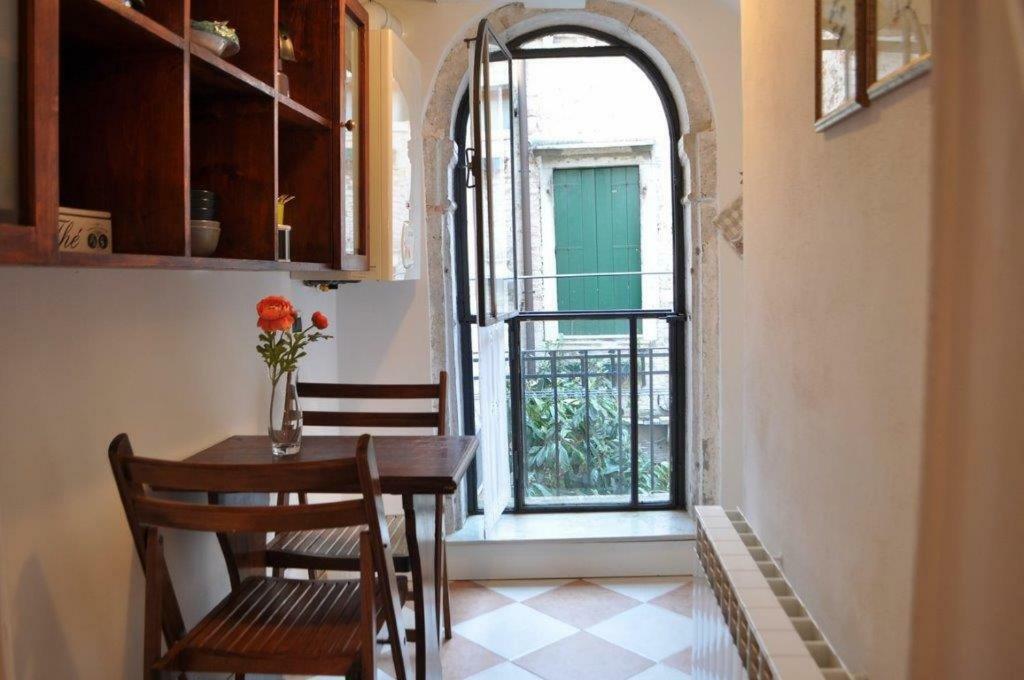 Appartamento Romantico Venesia Bagian luar foto